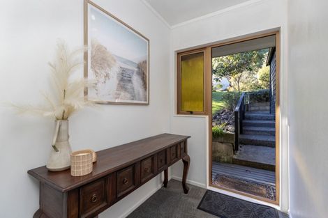 Photo of property in 30a Kakariki Grove, Waikanae, 5036