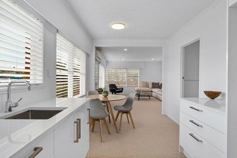 Photo of property in 1/18 Shakespeare Road, Milford, Auckland, 0620