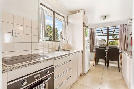 Photo of property in 2/63 John Walker Drive, Manurewa, Auckland, 2102