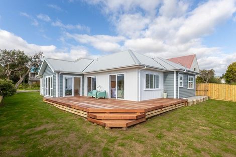 Photo of property in 23 Frimley Terrace, Waikanae Beach, Waikanae, 5036