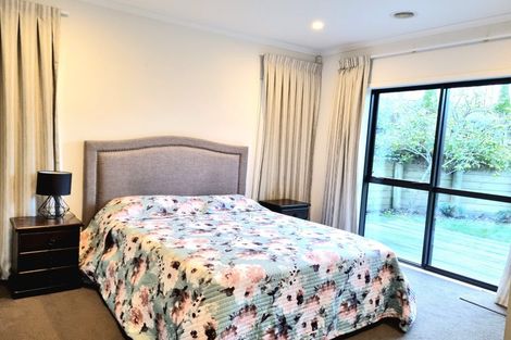 Photo of property in 11 Bickerton Rise, Churton Park, Wellington, 6037