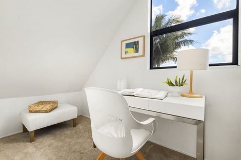 Photo of property in 72 Eversleigh Road, Belmont, Auckland, 0622