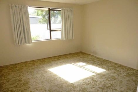 Photo of property in 2/14 Siska Place, Upper Riccarton, Christchurch, 8041