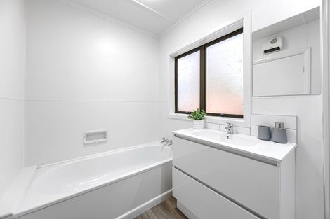 Photo of property in 33 Bridge Street, New Brighton, Christchurch, 8062