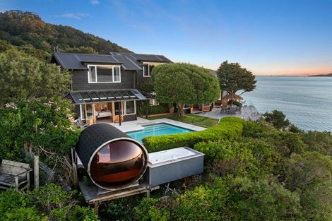 Photo of property in 1 Rangiuru Road, Mahina Bay, Lower Hutt, 5013