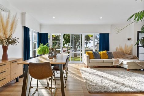 Photo of property in 86 Queen Street, Te Puke, 3119