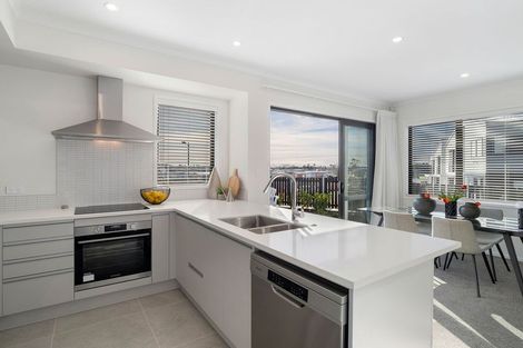 Photo of property in 1 Tuhono Lane, Northcote, Auckland, 0627