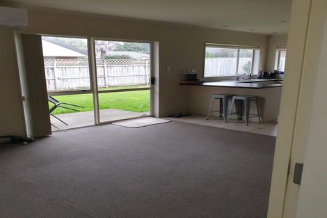 Photo of property in 20 Puketi Lane, Waiuku, 2123