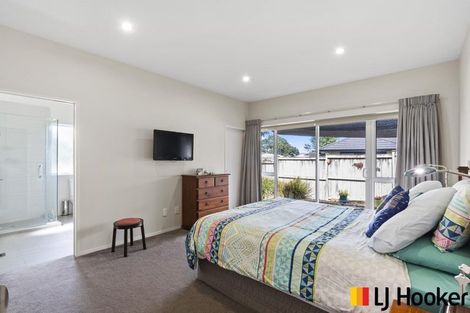 Photo of property in 3 Drumkeen Place, Rosehill, Papakura, 2113