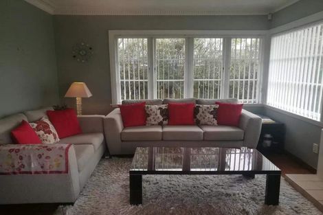 Photo of property in 61 Eastglen Road, Glen Eden, Auckland, 0602