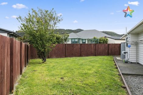 Photo of property in 25 Grimsby Grove, Wainuiomata, Lower Hutt, 5014