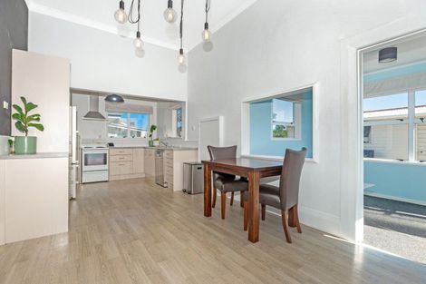 Photo of property in 33 Carnarvon Street, Gisborne, 4010