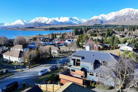 Photo of property in 35 Aorangi Crescent, Lake Tekapo, 7999