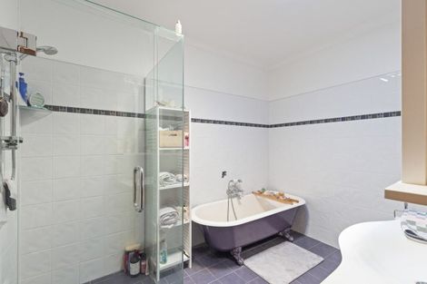 Photo of property in 25 Mclean Street, Strandon, New Plymouth, 4312