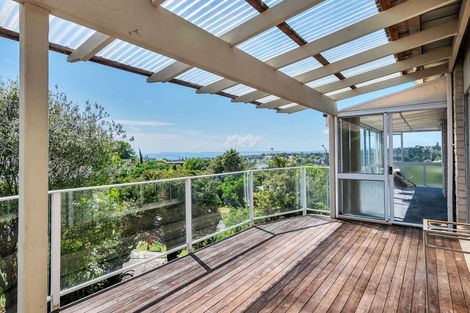 Photo of property in 1/135 Glamorgan Drive, Torbay, Auckland, 0630