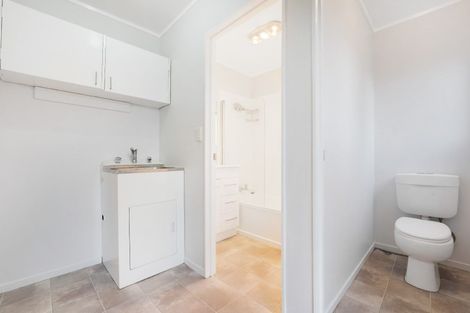 Photo of property in 1/2 Woodside Road, Manurewa, Auckland, 2102