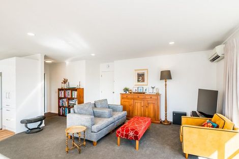 Photo of property in 7 Balmerino Grove, Waikanae, 5036