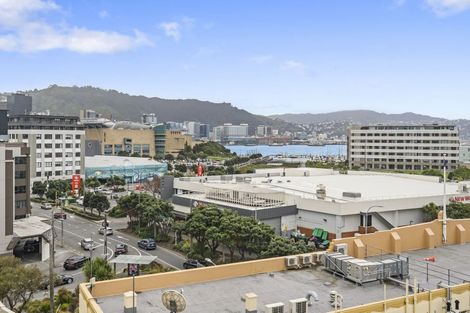 Photo of property in 7e/5 Kent Terrace, Mount Victoria, Wellington, 6011