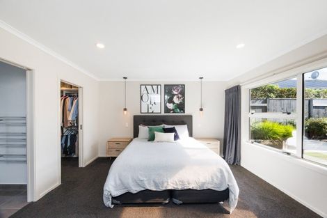 Photo of property in 9 Lorenzo Place, Kelvin Grove, Palmerston North, 4414
