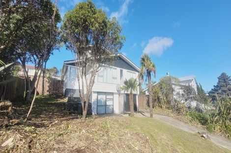 Photo of property in 114 Gloaming Hill, Titahi Bay, Porirua, 5022