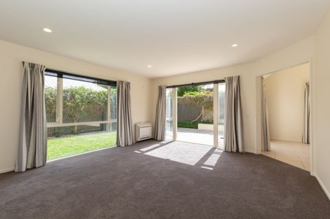 Photo of property in 10 Coniston Avenue, Ilam, Christchurch, 8041