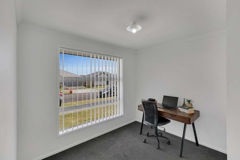 Photo of property in 17 Perla Road, Pukekohe, 2120
