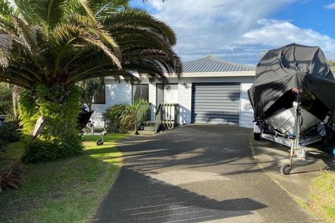 Photo of property in 26 Jean Place, Stanmore Bay, Whangaparaoa, 0932