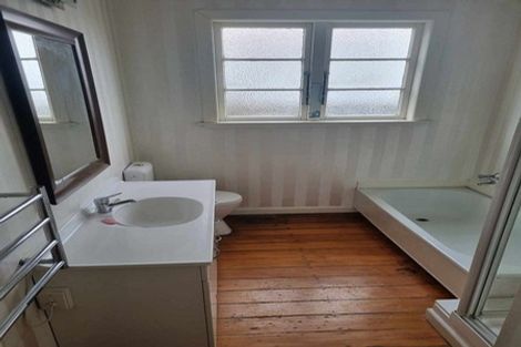 Photo of property in 116 Karori Road, Karori, Wellington, 6012