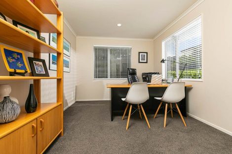 Photo of property in 13 Rangi Avenue, Schnapper Rock, Auckland, 0632