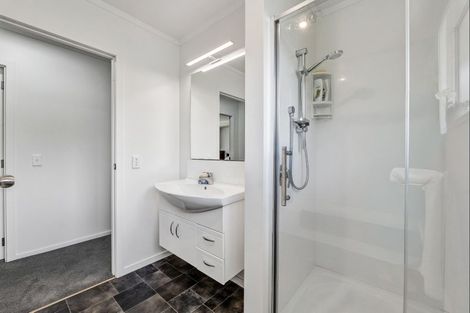 Photo of property in 8 Shaldon Crescent, Blagdon, New Plymouth, 4310