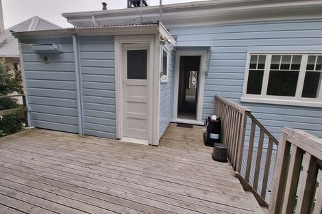 Photo of property in 16 Lindum Terrace, Roseneath, Wellington, 6011