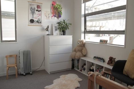 Photo of property in 24u7 Princess Terrace, Newtown, Wellington, 6021