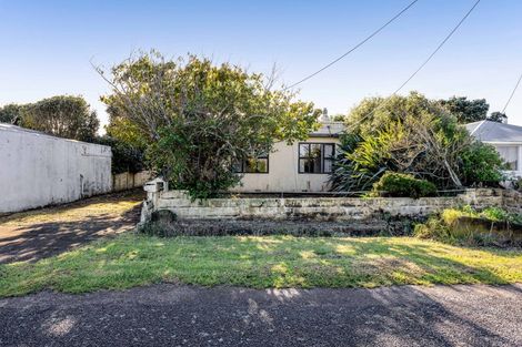 Photo of property in 87 Whitcombe Road, Opunake, 4616