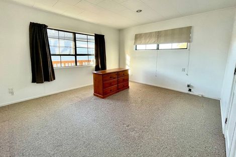 Photo of property in 19 Santiago Crescent, Unsworth Heights, Auckland, 0632