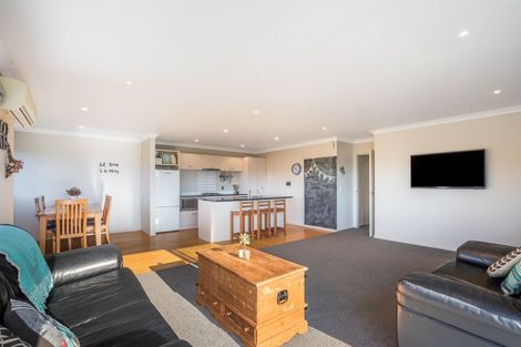 Photo of property in 3 Gennaker Lane, Whitby, Porirua, 5024