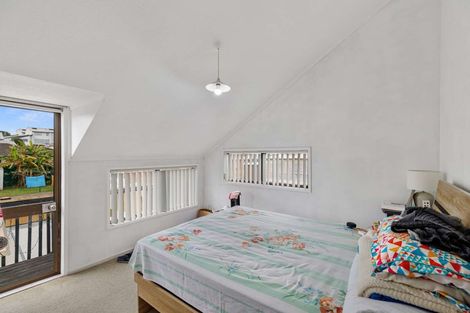 Photo of property in 2/11 Halsey Road, Manurewa, Auckland, 2102