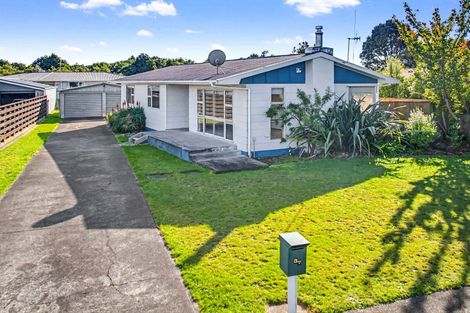 Photo of property in 37 Kimberley Grove, Westbrook, Palmerston North, 4412