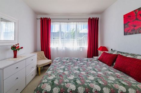 Photo of property in 9a Olive Terrace, Paraparaumu Beach, Paraparaumu, 5032