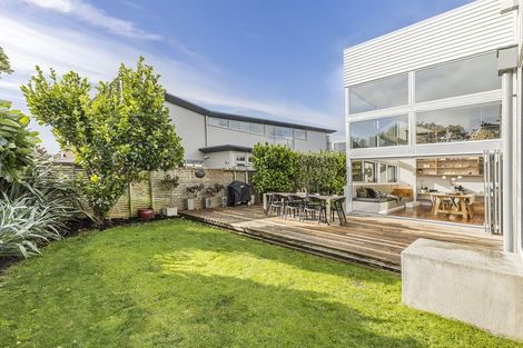 Photo of property in 5 Boardwalk Lane, Seatoun, Wellington, 6022