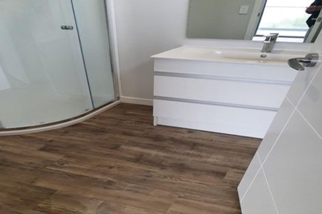 Photo of property in 9a Grumman Lane, Newlands, Wellington, 6037