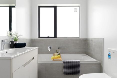 Photo of property in 137u2 Avalon Drive, Nawton, Hamilton, 3200