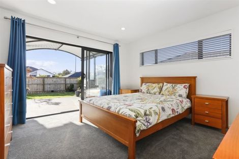 Photo of property in 6 Dida Park Drive, Kumeu, 0810