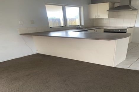 Photo of property in 5 Pooks Road, Ranui, Auckland, 0612