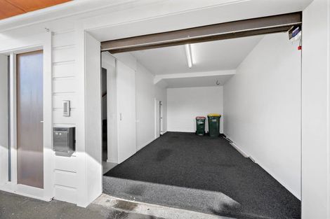 Photo of property in 1a/2 Elizabeth Street, Petone, Lower Hutt, 5012