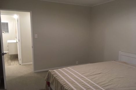 Photo of property in 240 Henderson Valley Road, Henderson, Auckland, 0612