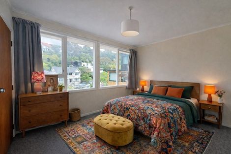 Photo of property in 32 Ngaio Road, Kelburn, Wellington, 6012