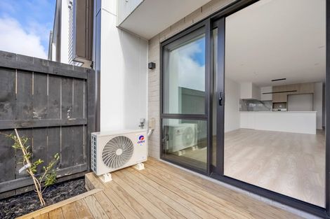 Photo of property in 32b/4 Westgate Drive, Massey, Auckland, 0614