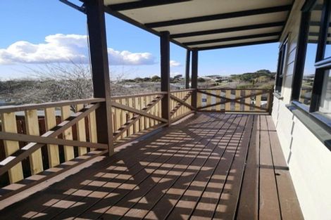 Photo of property in 2/1 Landsdale Place, Massey, Auckland, 0614