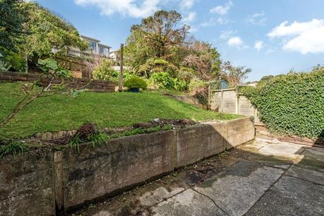 Photo of property in 18 Woburn Road, Northland, Wellington, 6012