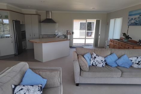 Photo of property in 101 Oriental Parade, Papamoa Beach, Papamoa, 3118